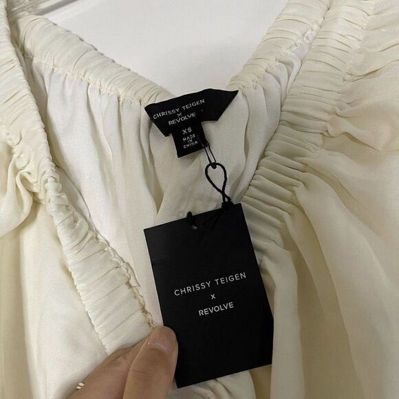 NEW! Revolve Chrissy Teigan Wat Phra Top ivory crop off shoulder blouse size XS - Picture 2 of 7